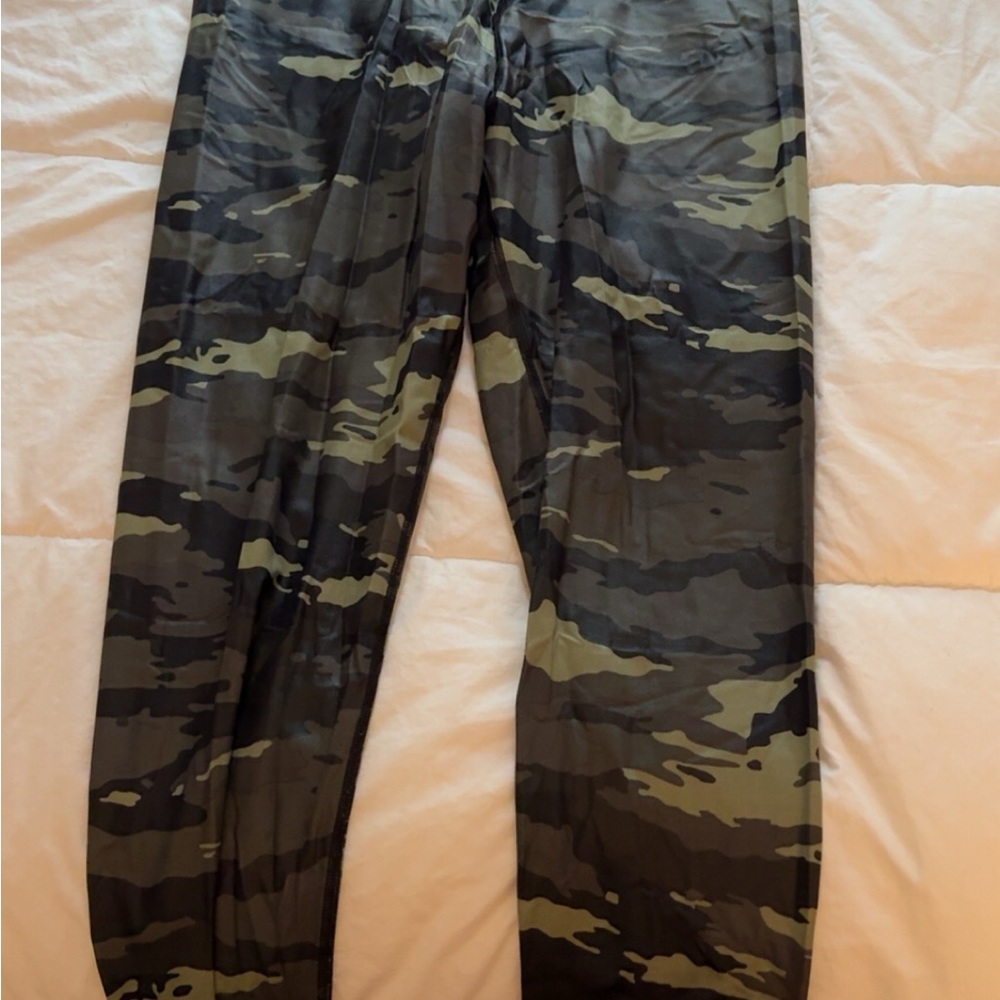 Victoria’s Secret active leggings